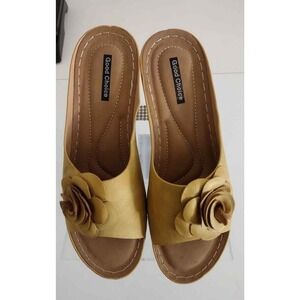 Good Choice‎ Wedge Sandals w/Flower, Sz 10, Tokyo Yellow NWOT